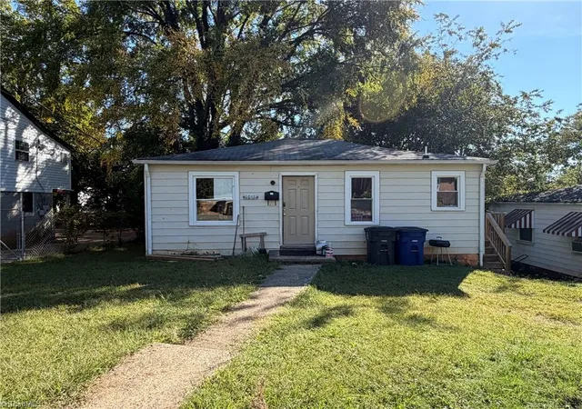 Photo 1 of Single family home for sale at 1011 Manly St, Winston Salem, NC 27105 | MLS# 1237762 | Listing updated on 2026-10-03