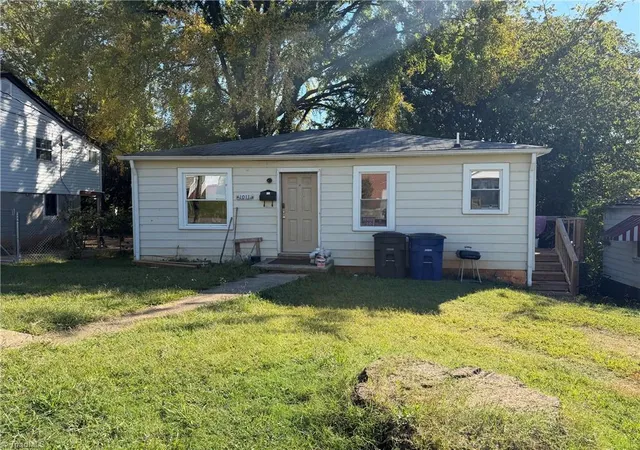Photo 3 of Single family home for sale at 1011 Manly St, Winston Salem, NC 27105 | MLS# 1237762 | Listing updated on 2026-10-03