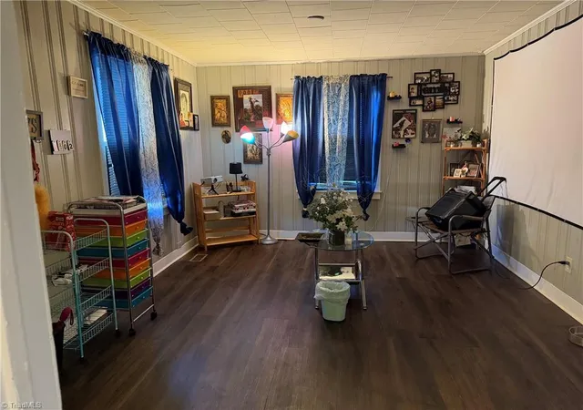 Photo 4 of Single family home for sale at 1011 Manly St, Winston Salem, NC 27105 | MLS# 1237762 | Listing updated on 2026-10-03