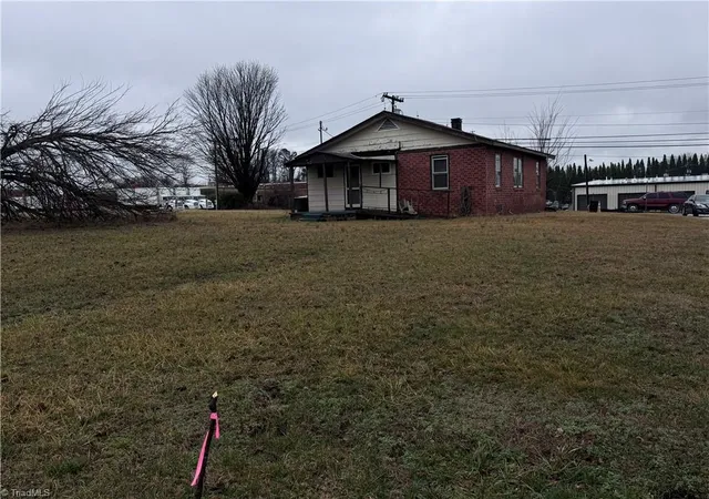 Photo 2 of Single family home for sale at 504 Norwalk St, Greensboro, NC 27407 | MLS# 1235131 | Listing updated on 2026-09-17