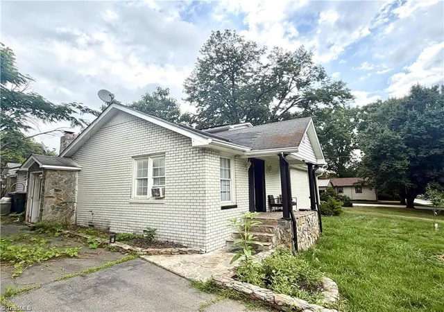 Photo 2 of Single family home for sale at 1004 Roach St, Mayodan, NC 27027 | MLS# 1235347 | Listing updated on 2026-09-11