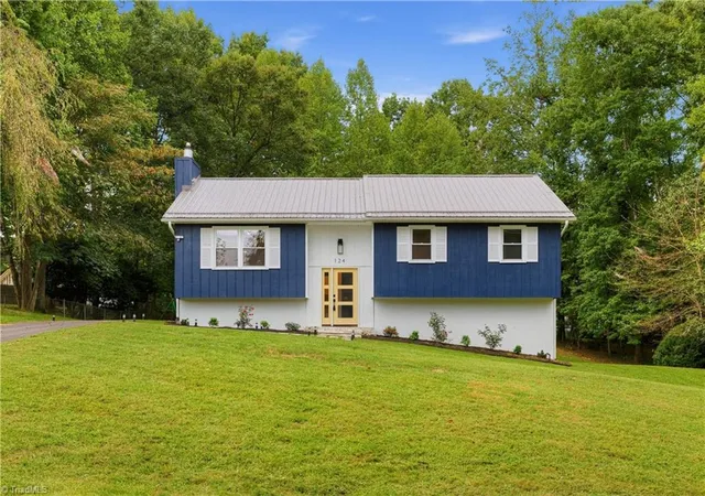 Photo 1 of Single family home for sale at 124 Oak Ridge Dr, Mount Airy, NC 27030 | MLS# 1234145 | Listing updated on 2026-09-09