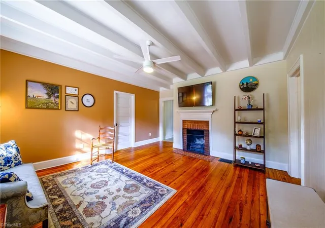 Photo 3 of Single family home for sale at 913 Lockland Ave, Winston Salem, NC 27103 | MLS# 1239330 | Listing updated on 2026-10-28
