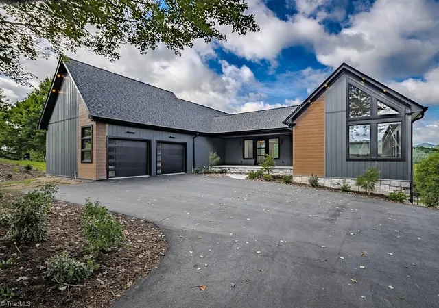 Photo 2 of Single family home for sale at 121 Charter Ct, Jefferson, NC 28640 | MLS# 1235808 | Listing updated on 2026-09-18