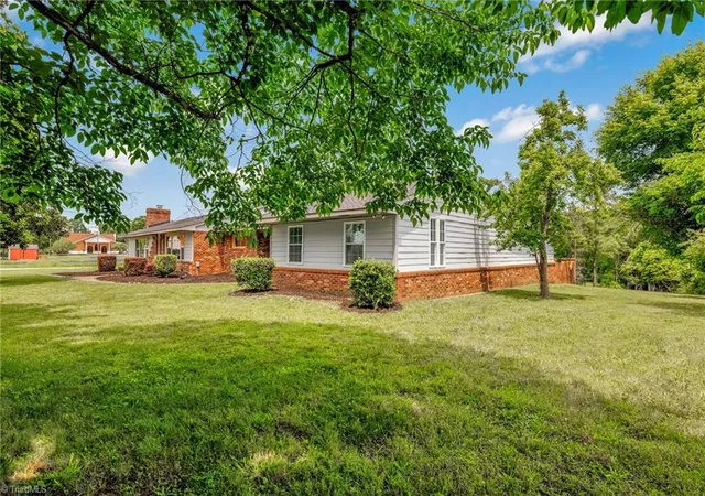 Photo 2 of Single family home for sale at 7549 Sunnyvale Dr, High Point, NC 27265 | MLS# 1235221 | Listing updated on 2026-10-05