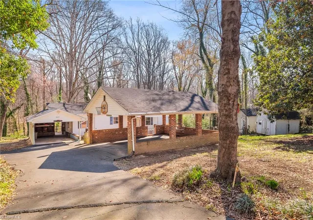 Photo 1 of Single family home for sale at 3825 Old Holw Rd, Kernersville, NC 27284 | MLS# 1234310 | Listing updated on 2026-09-03