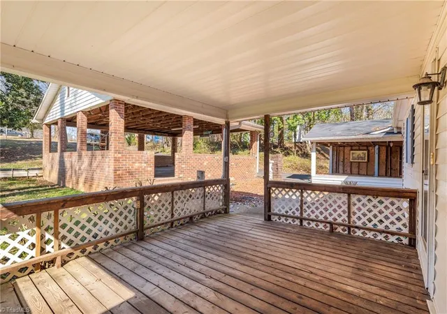 Photo 4 of Single family home for sale at 3825 Old Holw Rd, Kernersville, NC 27284 | MLS# 1234310 | Listing updated on 2026-09-03