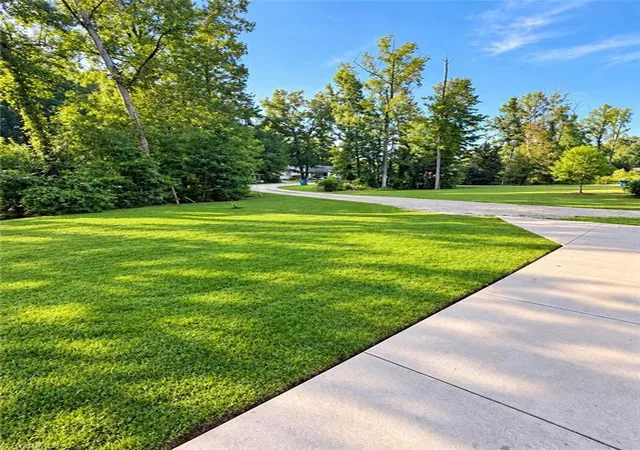 Photo 3 of Manufactured home for sale at 2005 Circleview Dr, Greensboro, NC 27406 | MLS# 1235237 | Listing updated on 2026-09-11