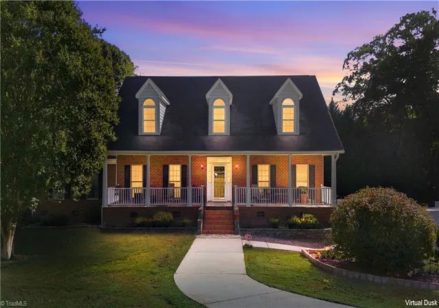 Photo 3 of Single family home for sale at 6112 Four Oaks Ct, Summerfield, NC 27358 | MLS# 1235415 | Listing updated on 2026-09-19