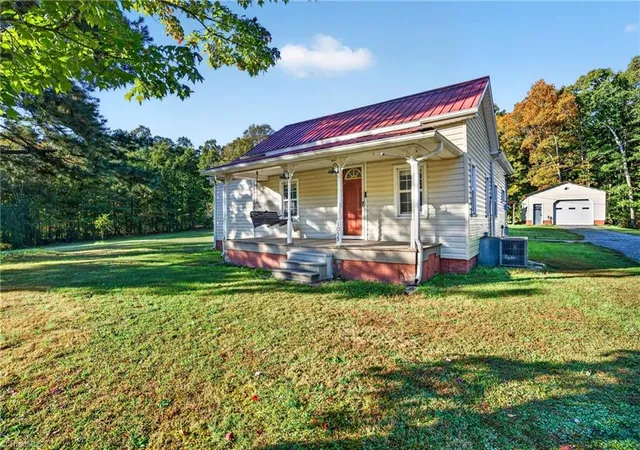 Photo 1 of Single family home for sale at 1055 Old Silver Hl Rd, Lexington, NC 27292 | MLS# 1239922 | Listing updated on 2026-10-23
