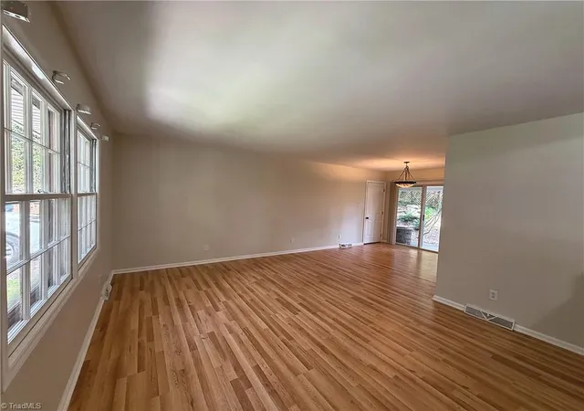 Photo 3 of Single family home for sale at 20 Devonwood Dr, Marion, NC 28752 | MLS# 1239622 | Listing updated on 2026-10-21
