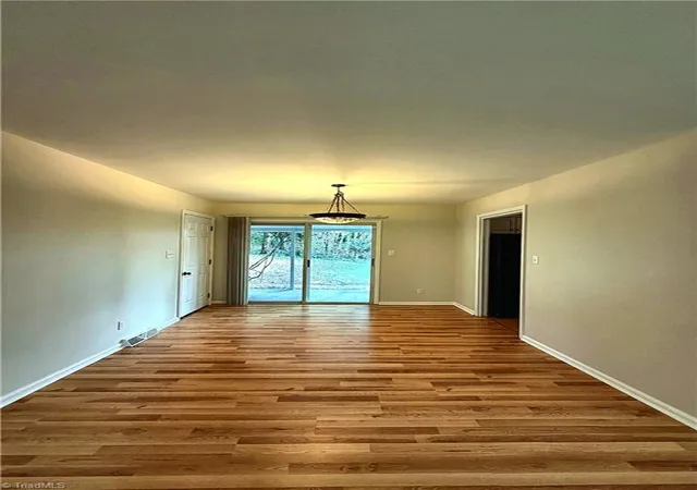Photo 3 of Single family home for sale at 20 Devonwood Dr, Marion, NC 28752 | MLS# 1239622 | Listing updated on 2026-10-21