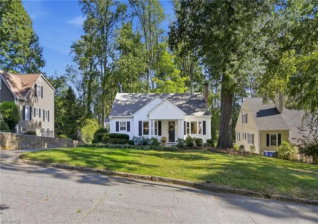 Photo 3 of Sale Pending at 1711 Meadowbrook Dr, Winston Salem, NC 27104 | MLS# 1238546 | Listing updated on 2026-10-16