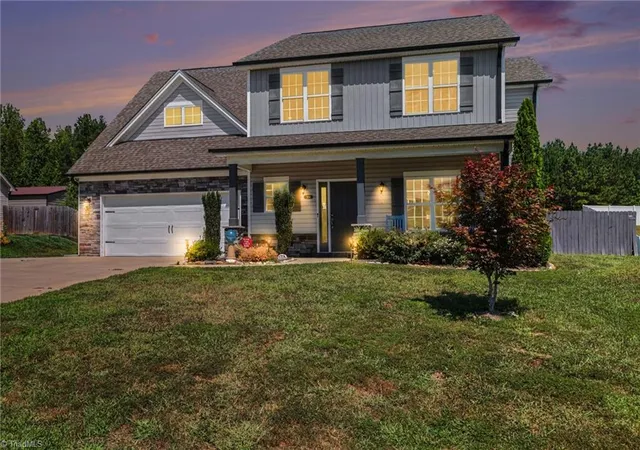 Photo 2 of Single family home for sale at 204 Montreat Dr, Lexington, NC 27295 | MLS# 1234799 | Listing updated on 2026-09-11