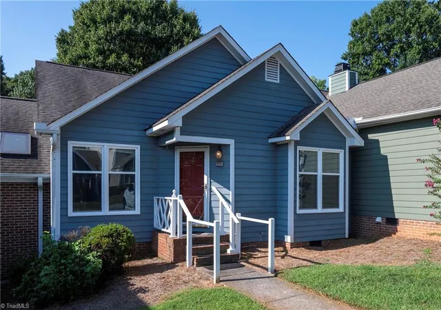 Photo 2 of Single family home for sale at 2716 Sawgrass Ct, Winston Salem, NC 27103 | MLS# 1233978 | Listing updated on 2026-09-02