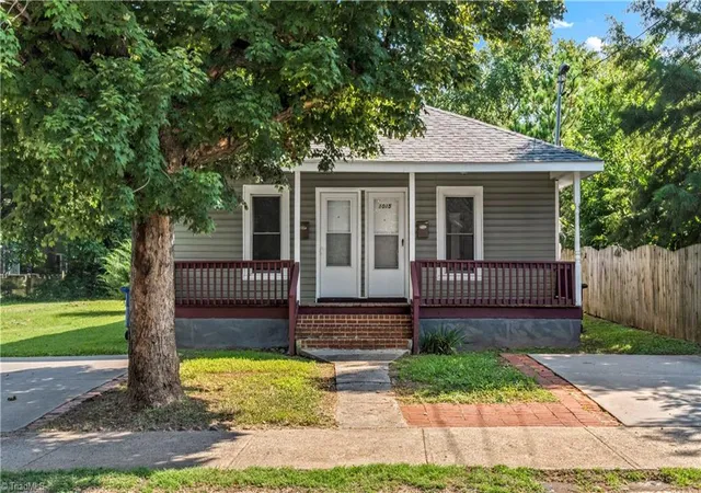 Photo 1 of Single family home for sale at 1013 1015 Broad St, Winston Salem, NC 27101 | MLS# 1234389 | Listing updated on 2026-10-15