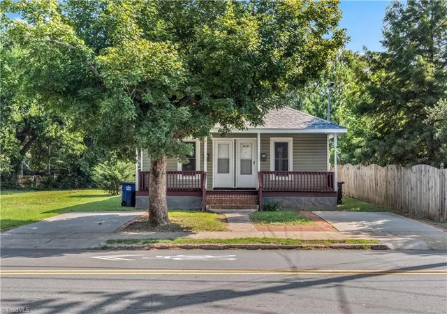 Photo 3 of Single family home for sale at 1013 1015 Broad St, Winston Salem, NC 27101 | MLS# 1234389 | Listing updated on 2026-10-15
