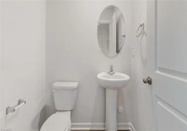 Photo 4 of Single family home for sale at 4803 Reedy Crk Farm Cir, Greensboro, NC 27405 | MLS# 1233578 | Listing updated on 2026-09-01