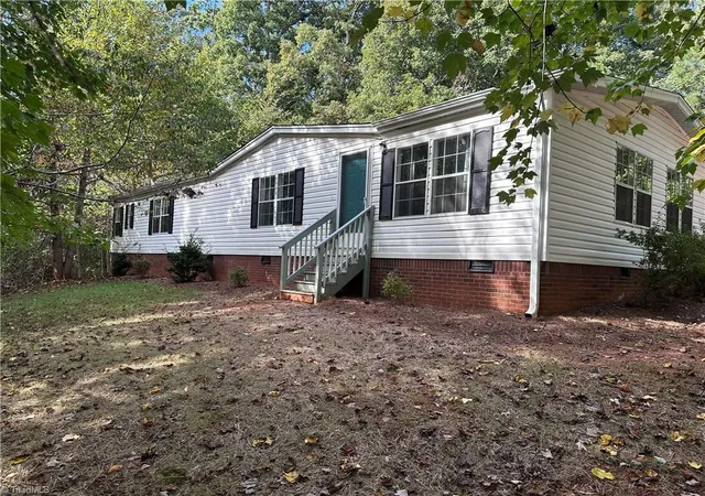 Photo 1 of Sale Pending at 6610 Edgeworth Trl, Pfafftown, NC 27040 | MLS# 1238462 | Listing updated on 2026-10-24