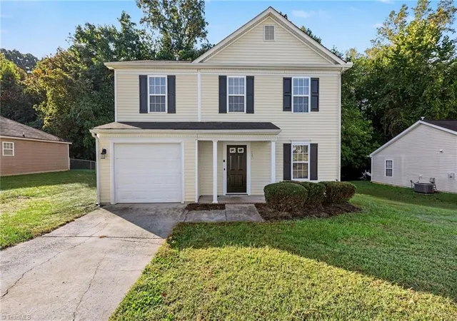 Photo 1 of Single family home for sale at 280 Northoaks Dr, Winston Salem, NC 27105 | MLS# 1238177 | Listing updated on 2026-10-15