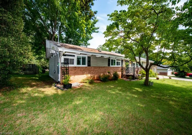 Photo 2 of Single family home for sale at 703 Locust Pl, High Point, NC 27265 | MLS# 1234408 | Listing updated on 2026-09-17