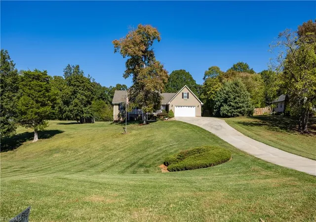 Photo 3 of Single family home for sale at 3139 Clear Ridge Dr, Trinity, NC 27370 | MLS# 1239303 | Listing updated on 2026-10-24