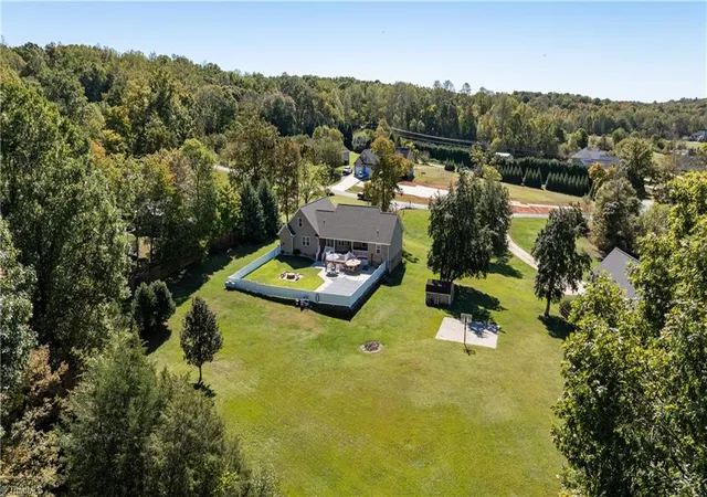 Photo 4 of Single family home for sale at 3139 Clear Ridge Dr, Trinity, NC 27370 | MLS# 1239303 | Listing updated on 2026-10-24