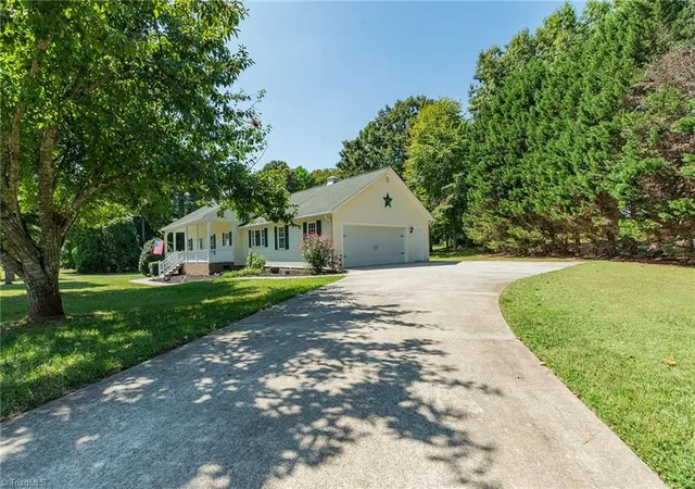 Photo 4 of Sale Pending at 5360 Muirfield Dr, Lexington, NC 27295 | MLS# 1234843 | Listing updated on 2026-09-12