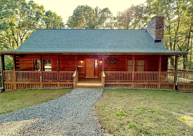 Photo 2 of Sale Pending at 154 Rocky Shore Dr, Wilkesboro, NC 28697 | MLS# 1238352 | Listing updated on 2026-10-26