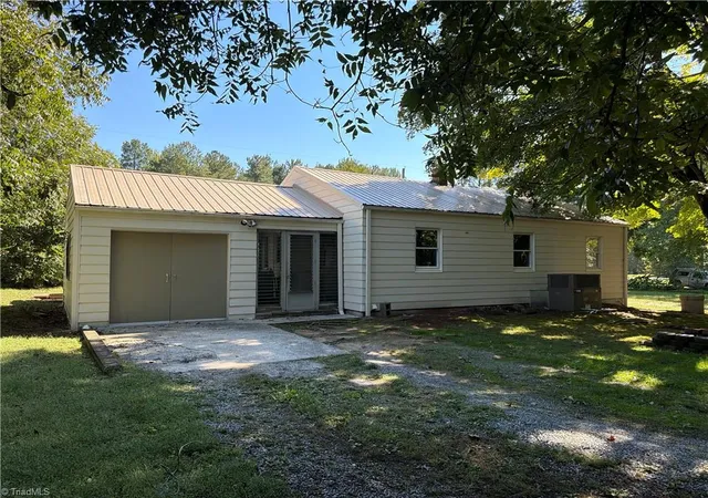 Photo 4 of Single family home for sale at 3511 Helmstetler Rd, Lexington, NC 27295 | MLS# 1239494 | Listing updated on 2026-10-29