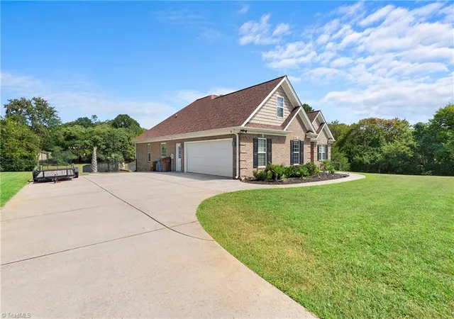 Photo 3 of Single family home for sale at 116 Steeple View Dr, Randleman, NC 27317 | MLS# 1234698 | Listing updated on 2026-09-18