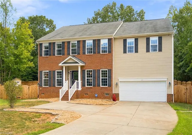 Photo 3 of Single family home for sale at 141 Stones Point Ct, Stokesdale, NC 27357 | MLS# 1235426 | Listing updated on 2026-09-14