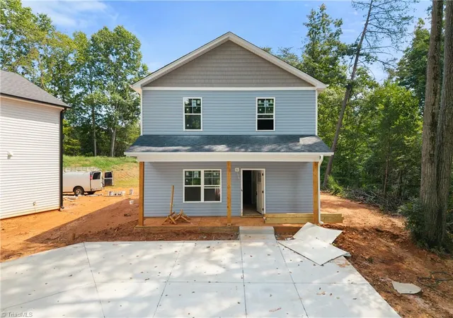 Photo 2 of Single family home for sale at 113 Barlow Cir, Winston Salem, NC 27105 | MLS# 1234543 | Listing updated on 2026-09-10