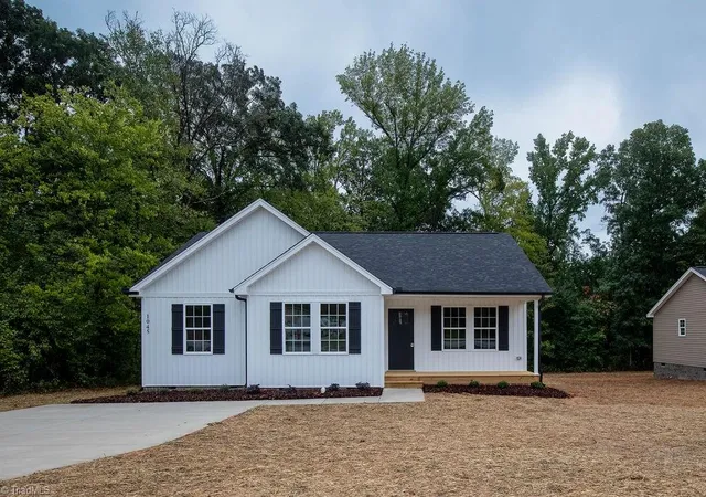 Photo 1 of Single family home for sale at 1045 W Holly Hl Rd, Thomasville, NC 27360 | MLS# 1235137 | Listing updated on 2026-09-24