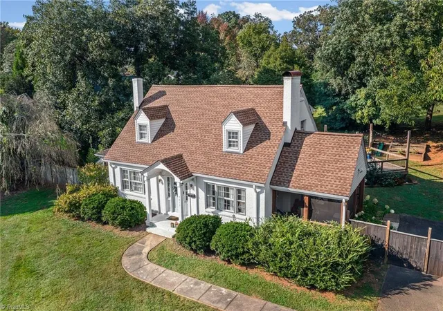 Photo 3 of Single family home for sale at 3015 Polo Rd, Winston Salem, NC 27106 | MLS# 1238874 | Listing updated on 2026-10-24