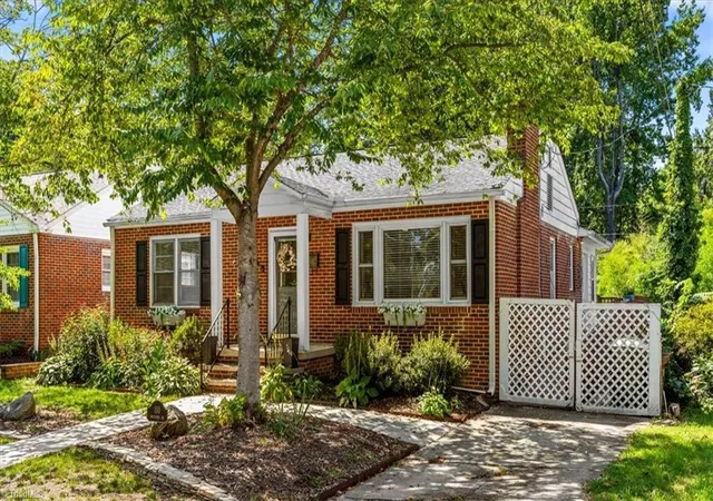 Photo 2 of Single family home for sale at 110 Mayflower Dr, Greensboro, NC 27403 | MLS# 1236051 | Listing updated on 2026-10-07