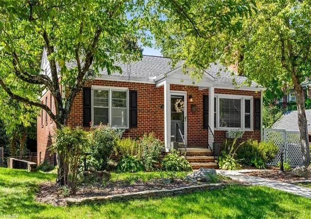 Photo 3 of Single family home for sale at 110 Mayflower Dr, Greensboro, NC 27403 | MLS# 1236051 | Listing updated on 2026-10-07