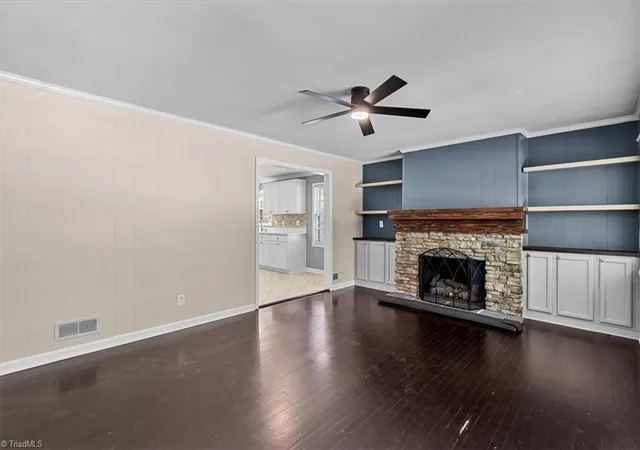 Photo 4 of Single family home for sale at 110 Mayflower Dr, Greensboro, NC 27403 | MLS# 1236051 | Listing updated on 2026-10-08