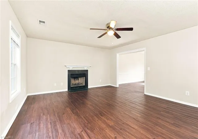 Photo 3 of Single family home for sale at 1495 Fiddlers Knoll Dr, Kernersville, NC 27284 | MLS# 1236010 | Listing updated on 2026-10-02