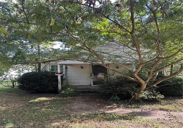 Photo 1 of Single family home for sale at 2805 W Vandalia Rd, Greensboro, NC 27407 | MLS# 1236684 | Listing updated on 2026-09-26