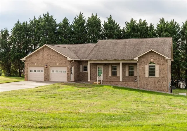 Photo 1 of Single family home for sale at 198 Amber Ln, Wilkesboro, NC 28697 | MLS# 1238953 | Listing updated on 2026-10-22