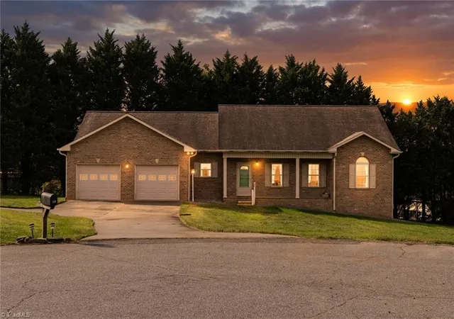 Photo 2 of Single family home for sale at 198 Amber Ln, Wilkesboro, NC 28697 | MLS# 1238953 | Listing updated on 2026-10-22