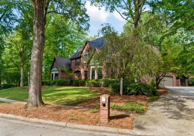Photo 2 of Single family home for sale at 1305 Swanner Ct, High Point, NC 27262 | MLS# 1234261 | Listing updated on 2026-09-12