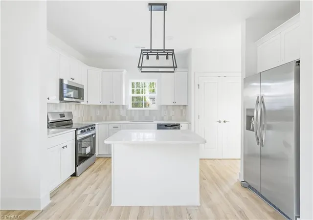 Photo 2 of Single family home for sale at 2116 Arbrook Ln, High Point, NC 27265 | MLS# 1239926 | Listing updated on 2026-10-23