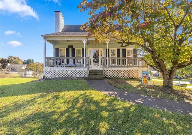 Photo 1 of Single family home for sale at 3130 Bethania Ridge Rd, Pfafftown, NC 27040 | MLS# 1239227 | Listing updated on 2026-10-17