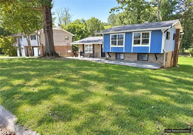Photo 2 of Single family home for sale at 109 Potter Dr, Jamestown, NC 27282 | MLS# 1236121 | Listing updated on 2026-09-20