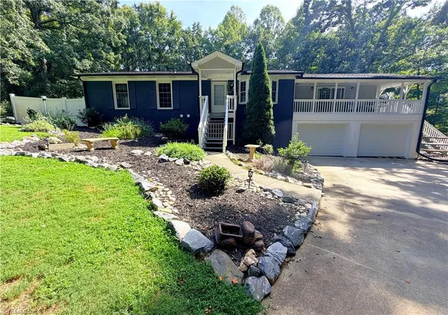 Photo 2 of Single family home for sale at 3950 Cole Ave, High Point, NC 27265 | MLS# 1235181 | Listing updated on 2026-09-14