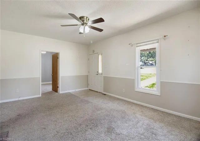 Photo 3 of Single family home for sale at 925 Overlook Ave, Eden, NC 27288 | MLS# 1234424 | Listing updated on 2026-09-03