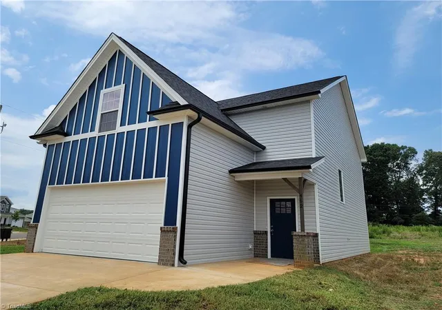 Photo 1 of Single family home for sale at 462 Everidge Rd, Winston Salem, NC 27103 | MLS# 1234293 | Listing updated on 2026-10-20
