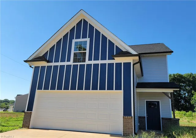 Photo 1 of Single family home for sale at 462 Everidge Rd, Winston Salem, NC 27103 | MLS# 1234293 | Listing updated on 2026-10-20